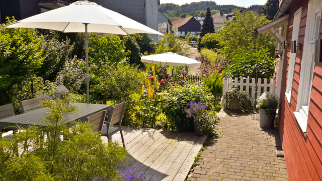 Blick in den wunderschönen Garten